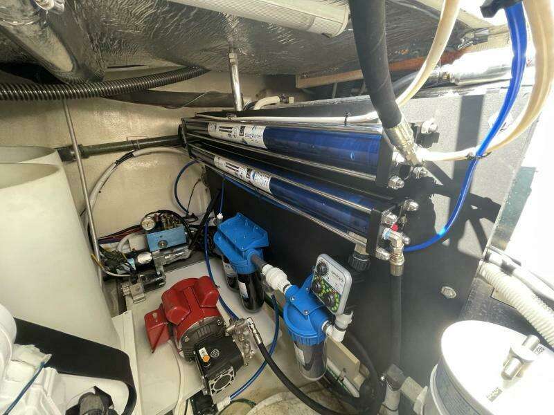 2004 Carver 56 Voyager Sonshine