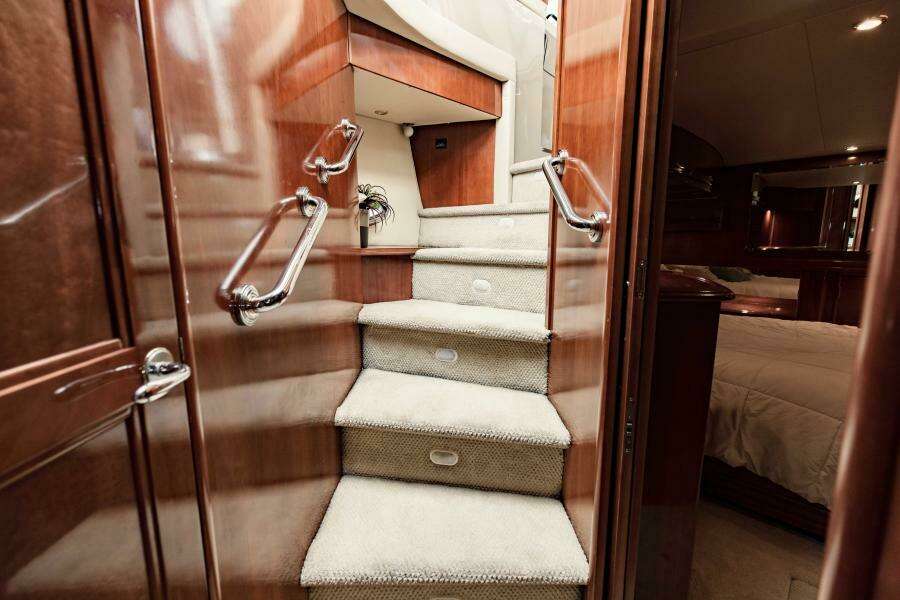 2004 Carver 56 Voyager Sonshine