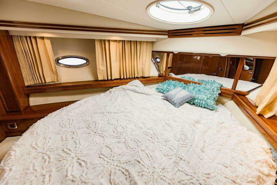 2004 Carver 56 Voyager Sonshine