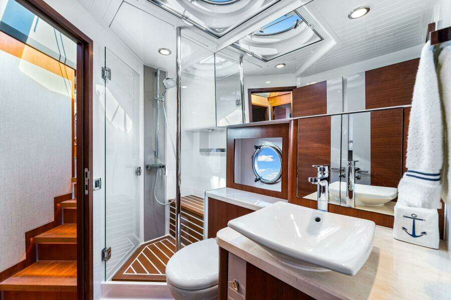 2015 Riviera Belize 54 Daybridge