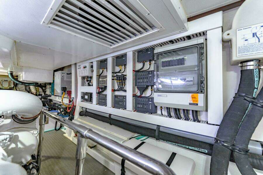 2015 Riviera Belize 54 Daybridge