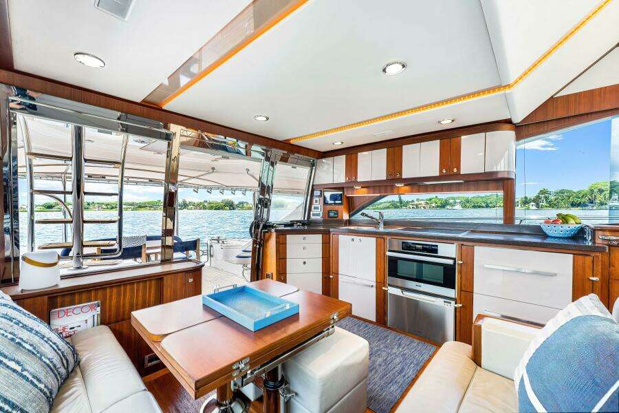 2015 Riviera Belize 54 Daybridge