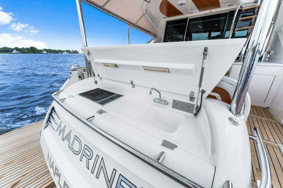 2015 Riviera Belize 54 Daybridge