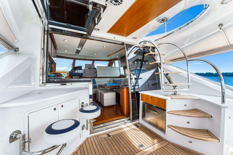 2015 Riviera Belize 54 Daybridge