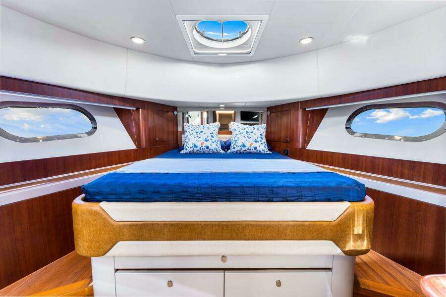 2015 Riviera Belize 54 Daybridge