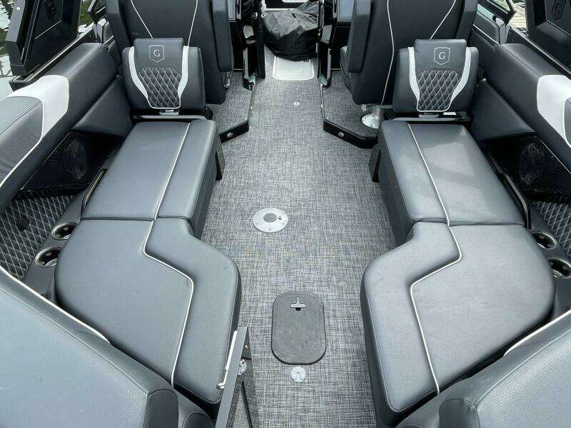 2024 Godfrey XP2700 W Twin