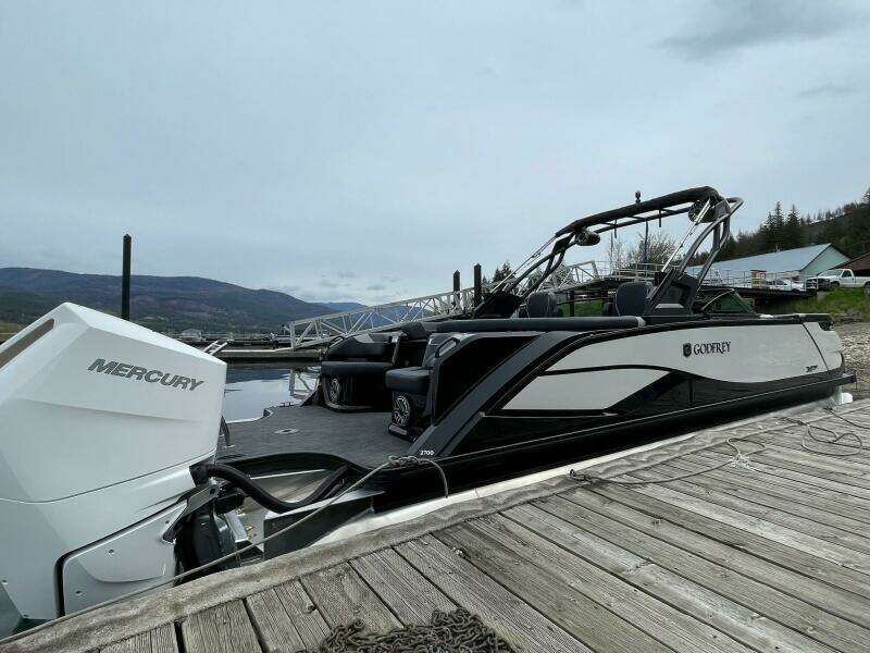 2024 Godfrey XP2700 W Twin