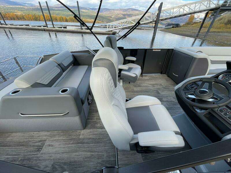 2024 Godfrey MC255DFL