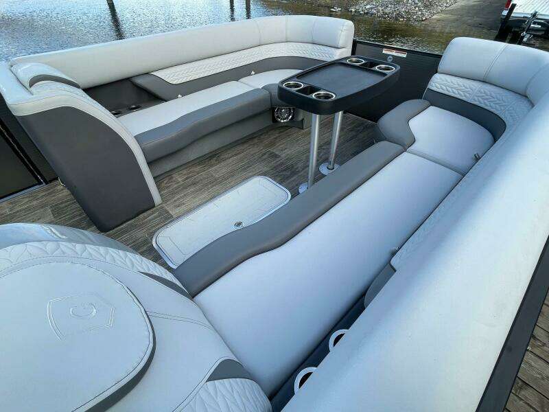 2024 Godfrey MC255DFL