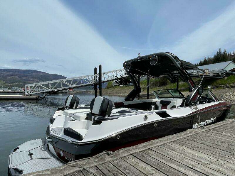 2024 Mastercraft XT24