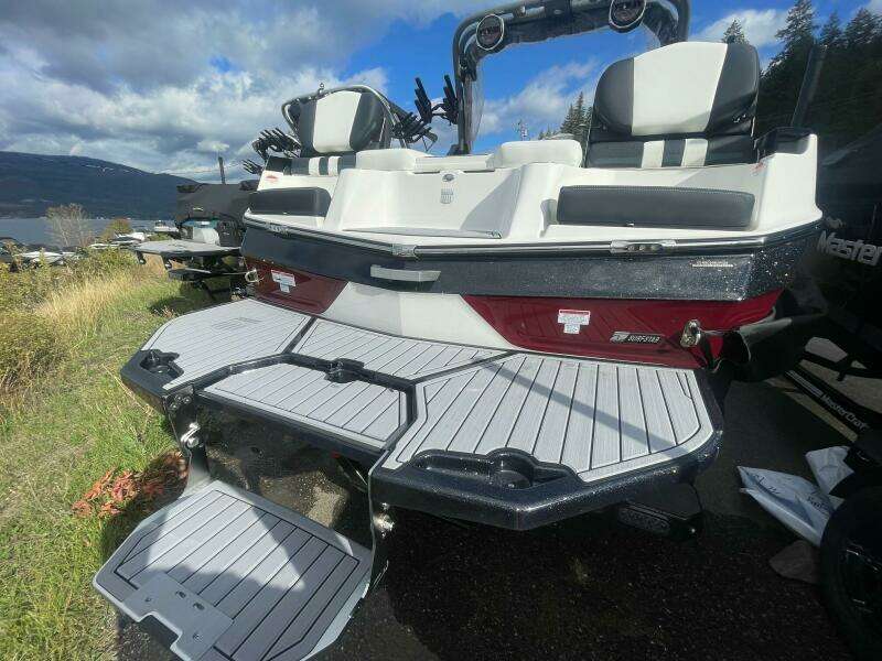2024 Mastercraft XT24