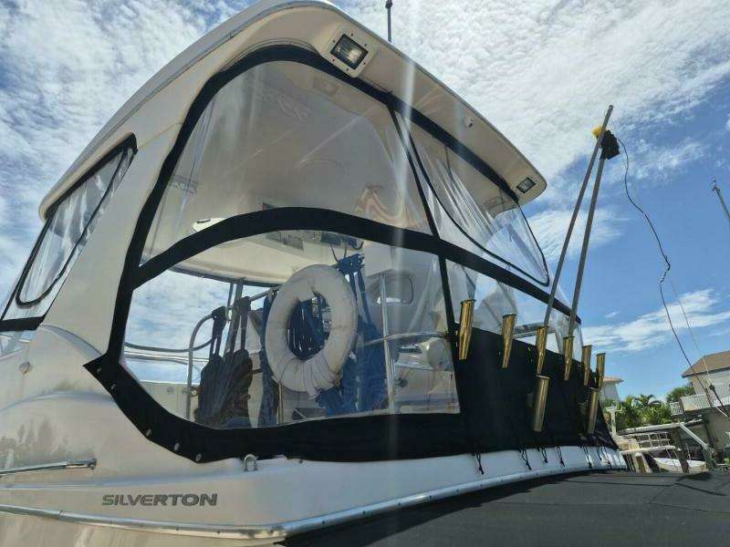 2002 Silverton 38 Convertible