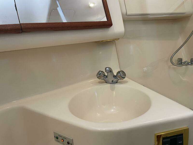 2000 Sea Ray 400 Sedan Bridge