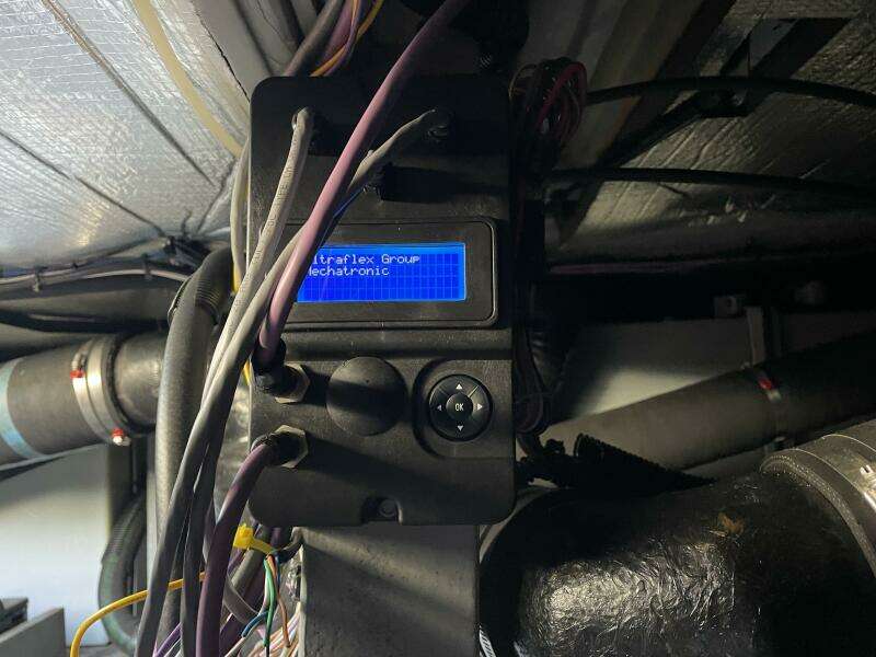 2000 Sea Ray 400 Sedan Bridge