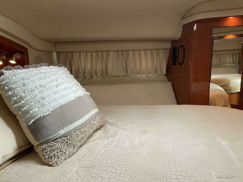 2000 Sea Ray 400 Sedan Bridge