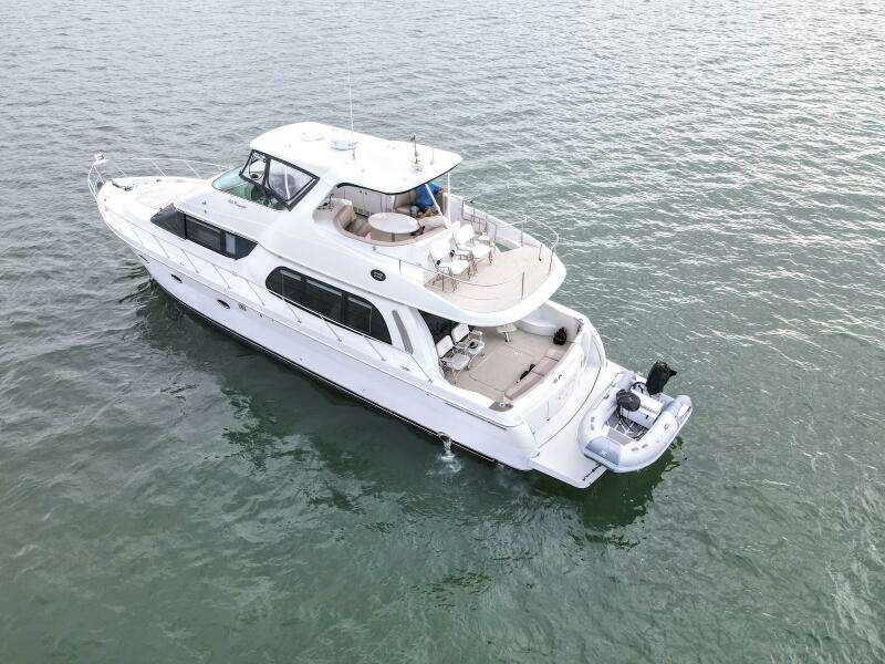 2004 Carver 56 Voyager