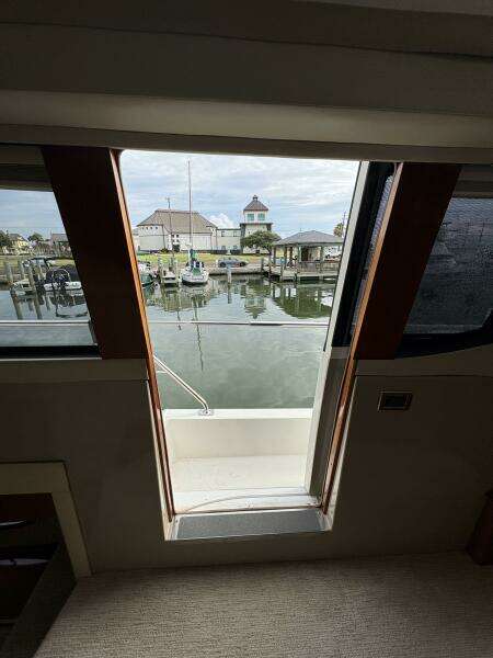 2004 Carver 56 Voyager