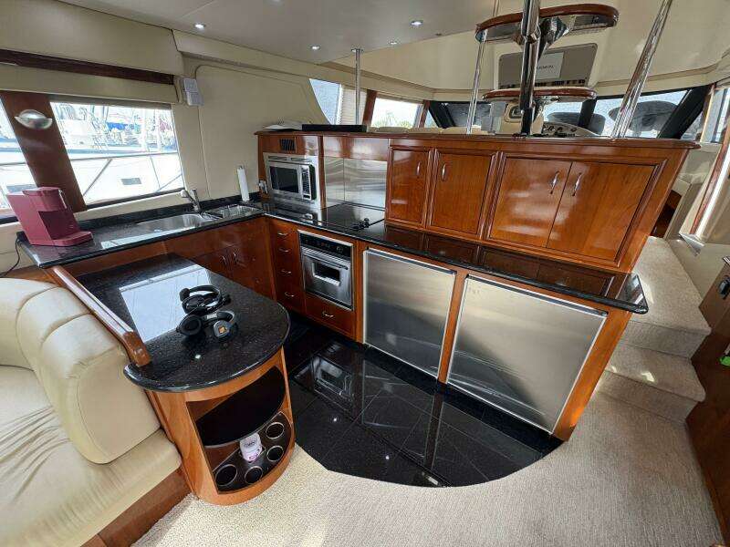 2004 Carver 56 Voyager