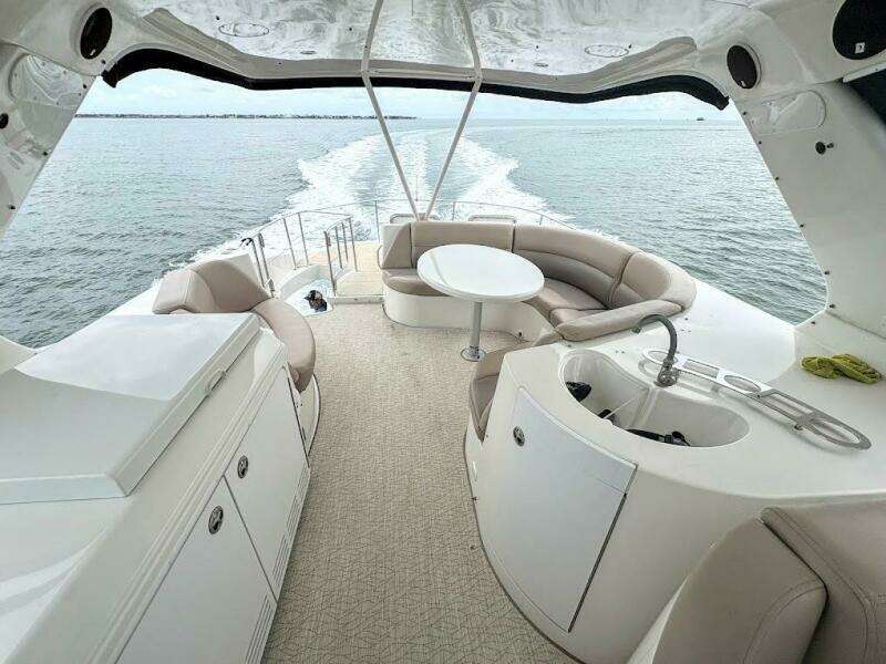 2004 Carver 56 Voyager