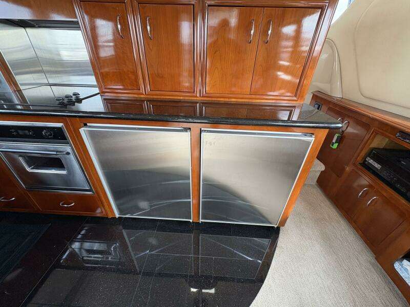 2004 Carver 56 Voyager