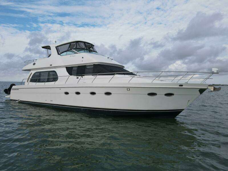 2004 Carver 56 Voyager