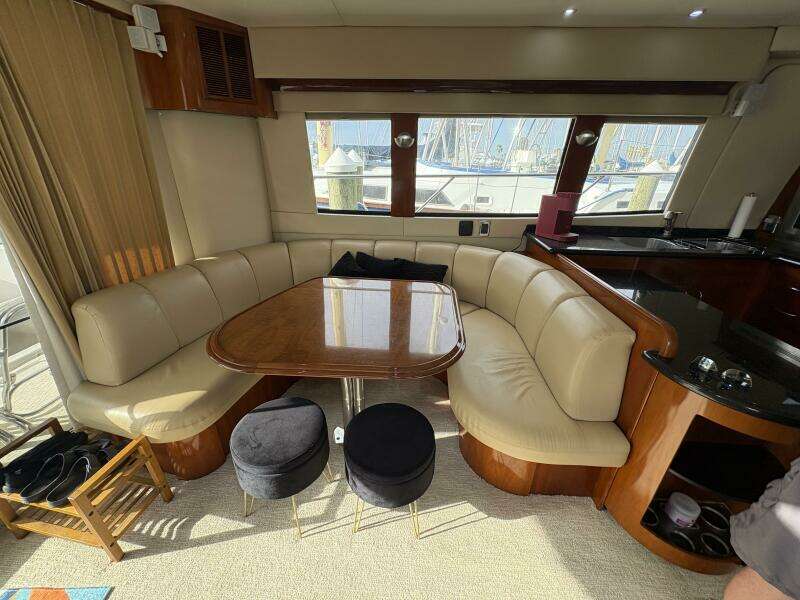 2004 Carver 56 Voyager