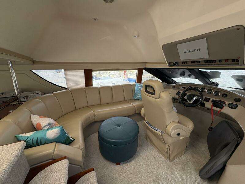 2004 Carver 56 Voyager