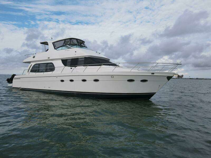 2004 Carver 56 Voyager