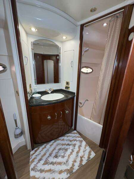 2004 Carver 56 Voyager