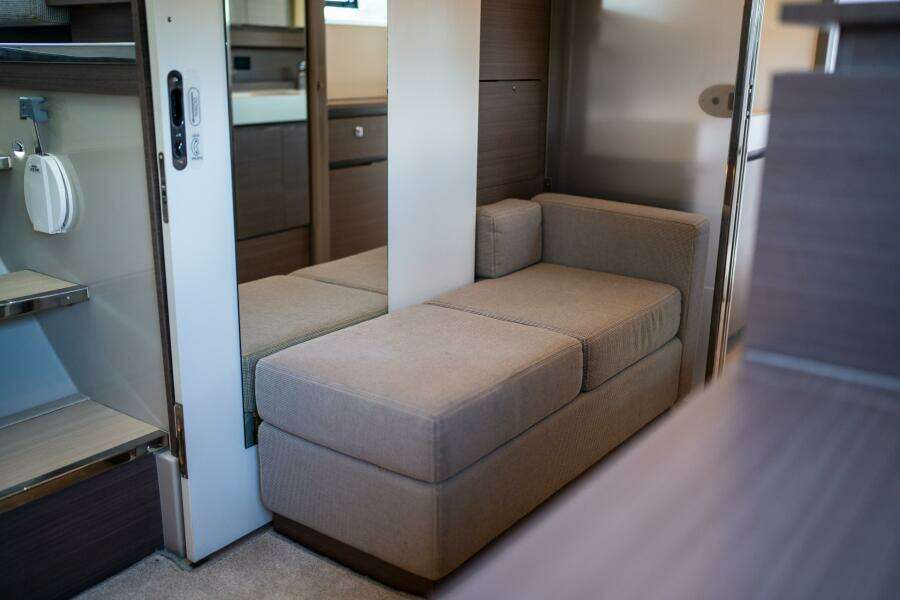 2020 Robertson & Caine Leopard 53PC