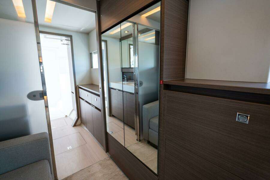 2020 Robertson & Caine Leopard 53PC