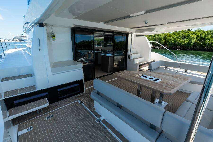 2020 Robertson & Caine Leopard 53PC