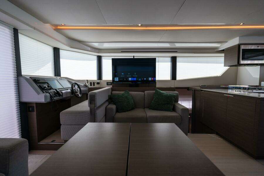 2020 Robertson & Caine Leopard 53PC