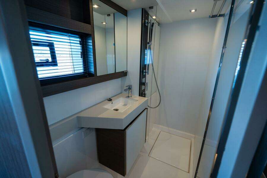 2020 Robertson & Caine Leopard 53PC