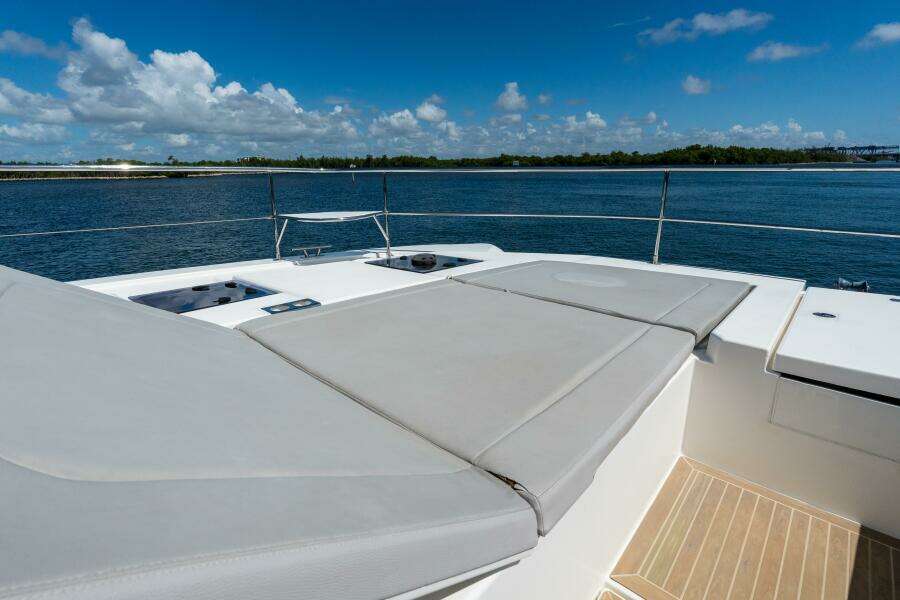 2020 Robertson & Caine Leopard 53PC