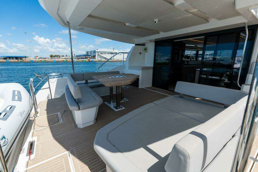 2020 Robertson & Caine Leopard 53PC