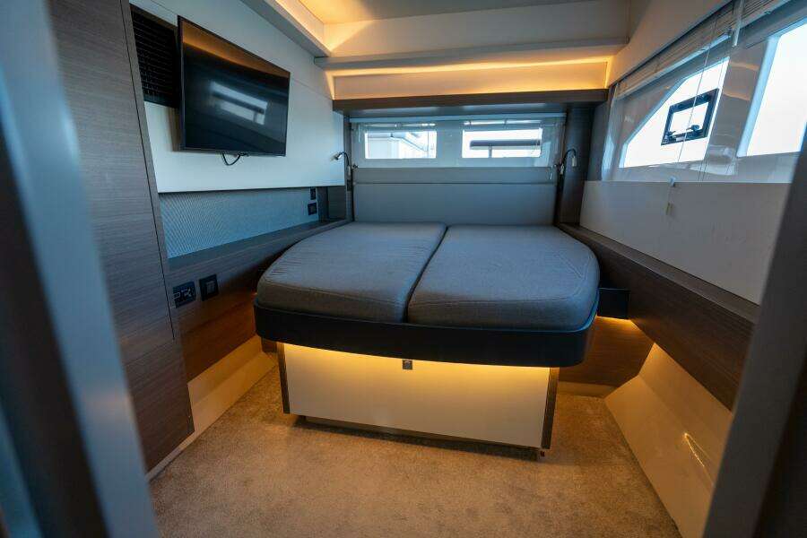 2020 Robertson & Caine Leopard 53PC