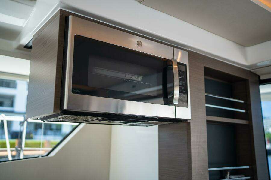 2020 Robertson & Caine Leopard 53PC