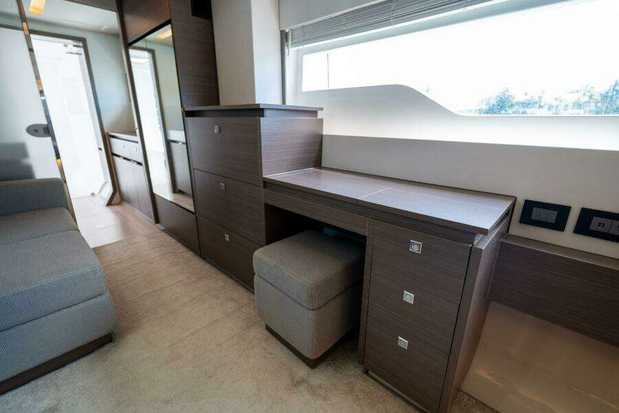 2020 Robertson & Caine Leopard 53PC