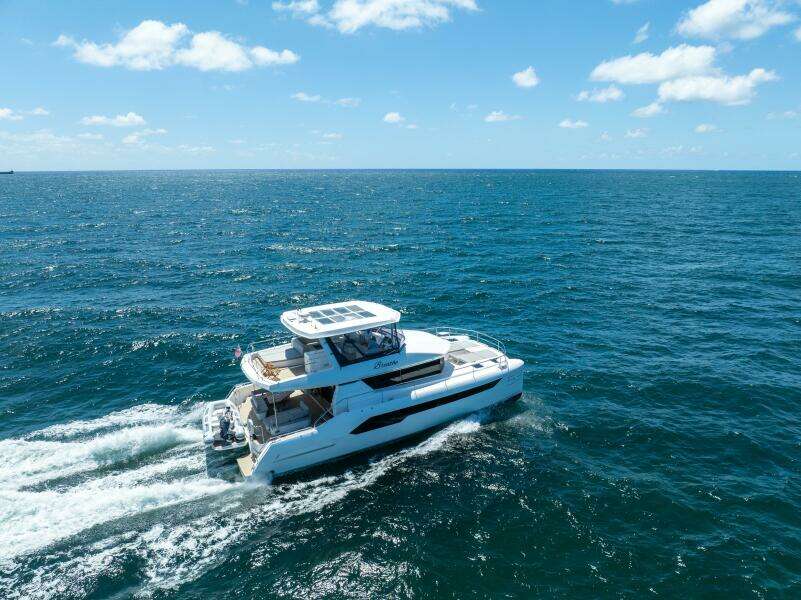 2020 Robertson & Caine Leopard 53PC