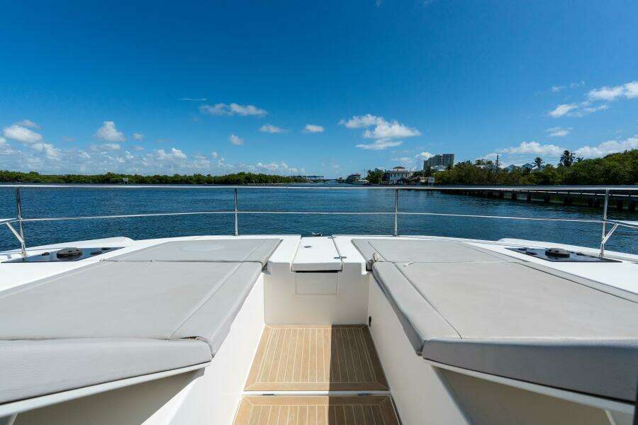 2020 Robertson & Caine Leopard 53PC