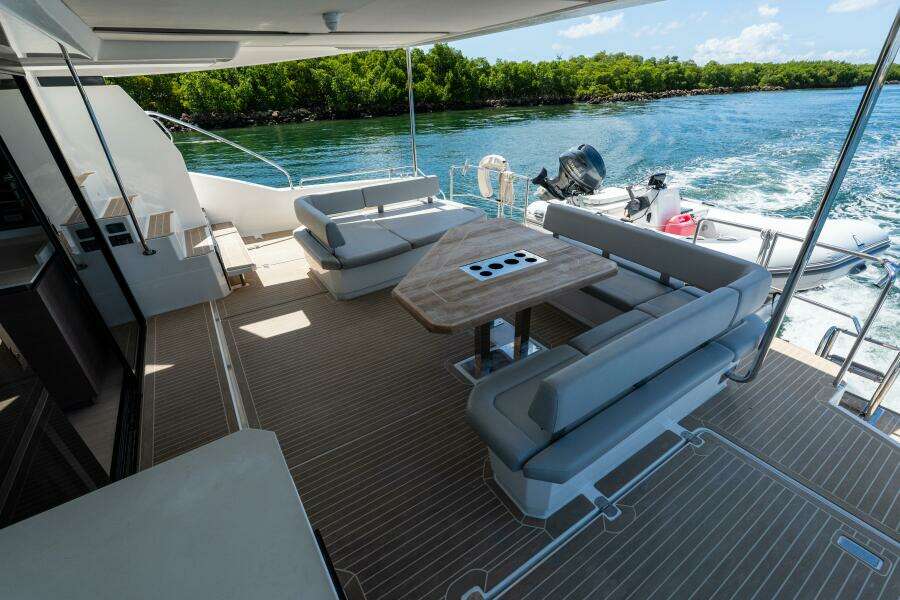 2020 Robertson & Caine Leopard 53PC