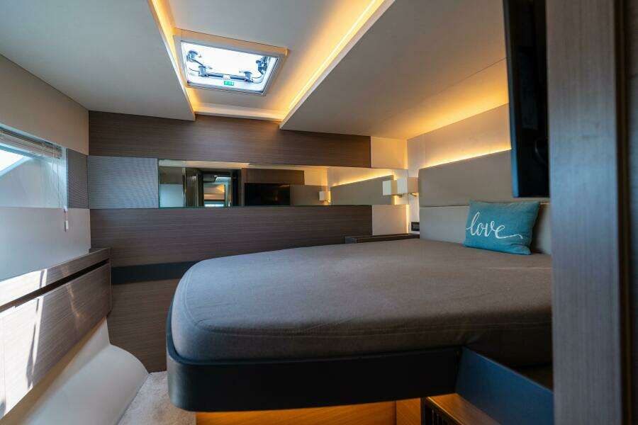 2020 Robertson & Caine Leopard 53PC