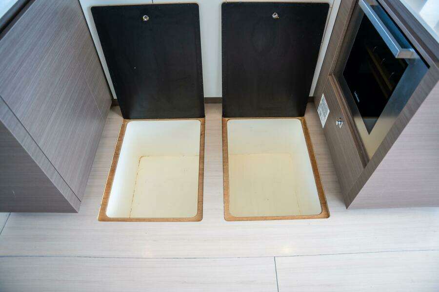 2020 Robertson & Caine Leopard 53PC