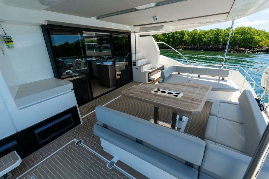 2020 Robertson & Caine Leopard 53PC