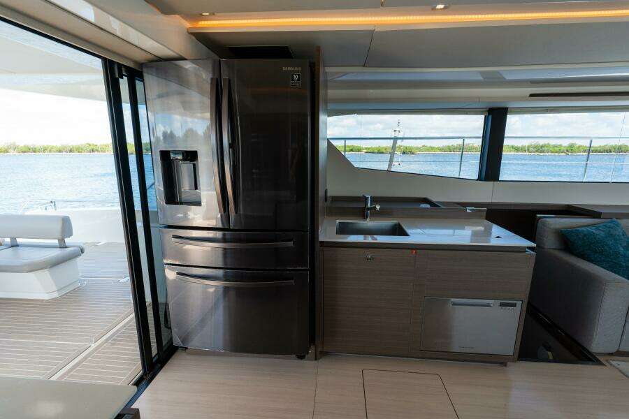 2020 Robertson & Caine Leopard 53PC