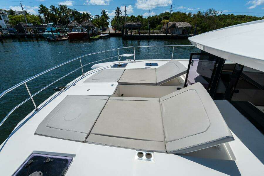 2020 Robertson & Caine Leopard 53PC