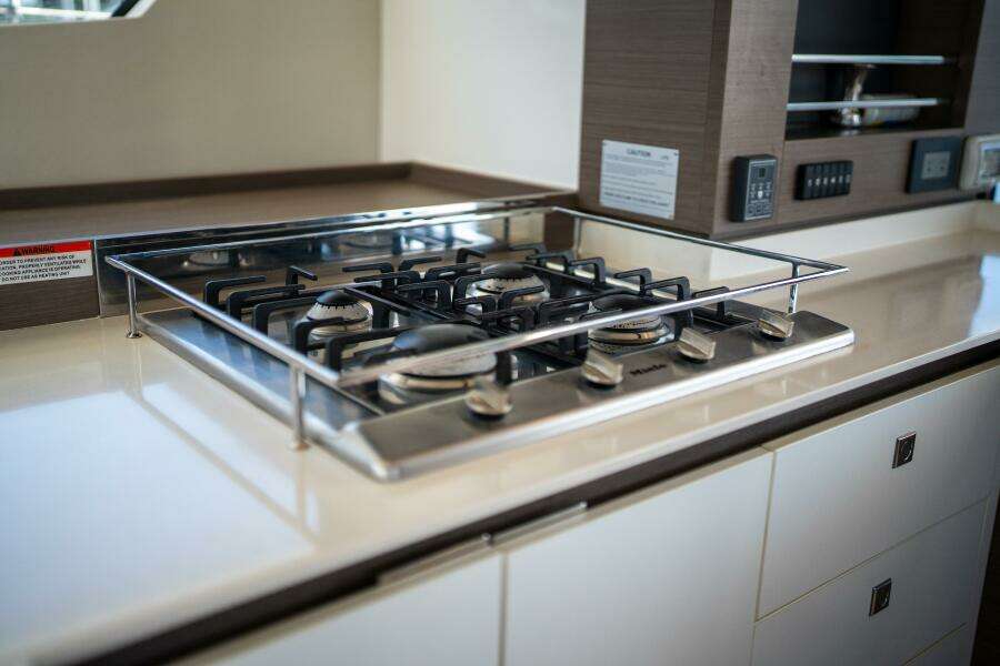 2020 Robertson & Caine Leopard 53PC