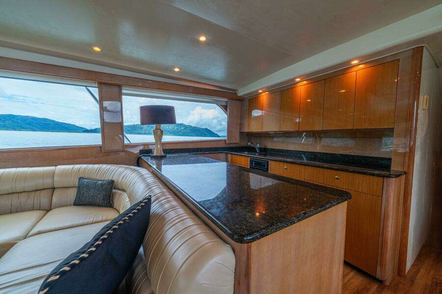 2004 Viking 61 Convertible "Mariah Jean"