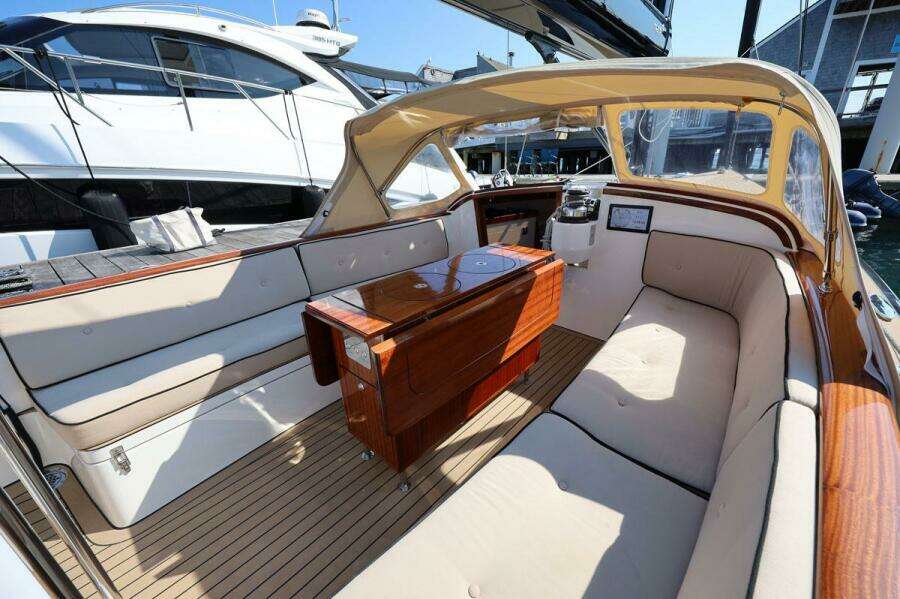 Cockpit Seating Forward